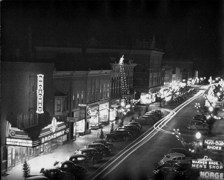Broadway Theatre - OLD PIC OF BROADWAY